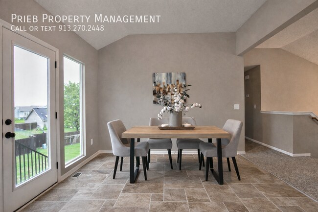 Foto del edificio - 233 W Fountain Cir