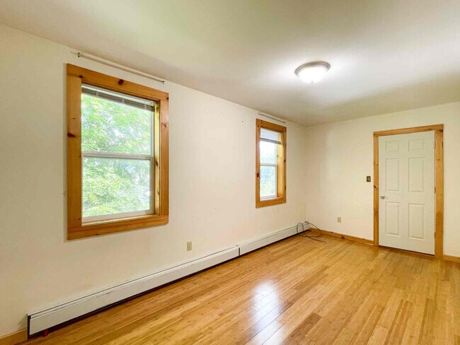 Building Photo - 78 Elm St