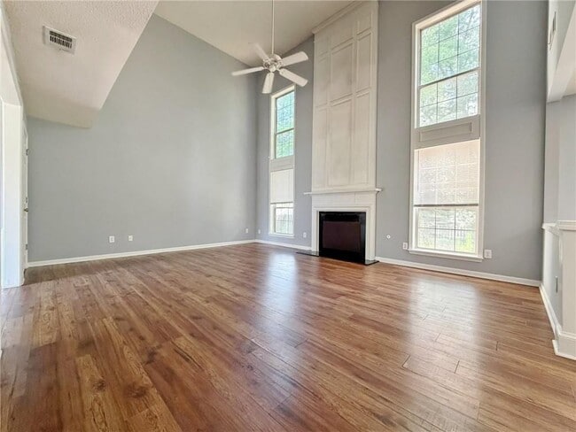 Building Photo - 11545 Carriage Park Ln