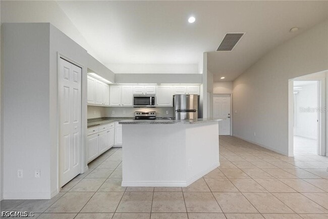 Building Photo - 4522-4524 SW 7th Pl