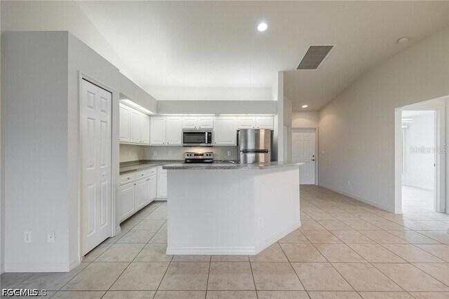 Foto del edificio - 4522-4524 SW 7th Pl
