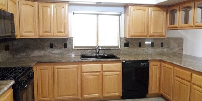 Foto del edificio - Beautiful 3 Bedroom Home