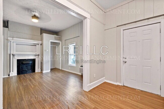 Building Photo - 628 E Oak St