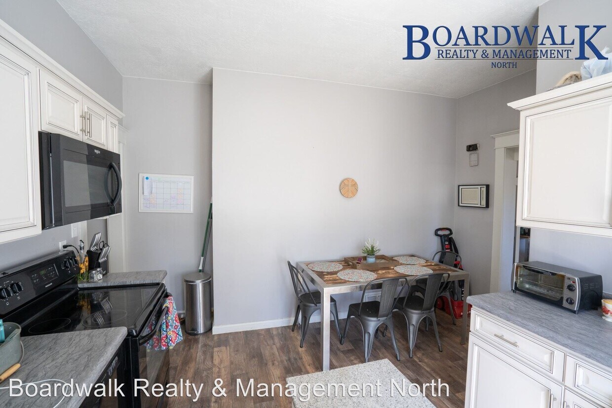 Primary Photo - 1 br, 1 bath Apartment - 2637 Quincy Ave