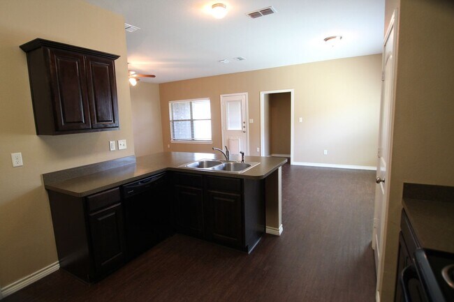 Foto del edificio - Gorgeous 4 Bedroom Home in The Ranch Subdivision- Flint! Coming Soon!
