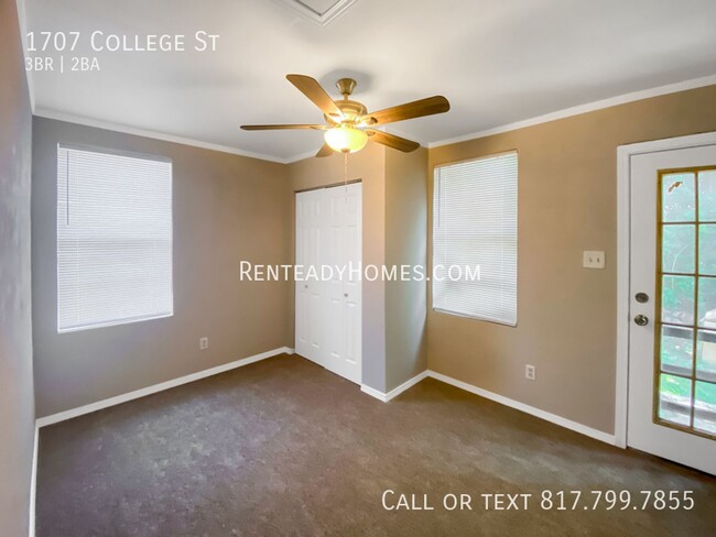 Building Photo - 1707 S College St
