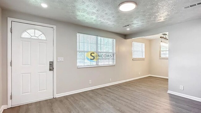 Building Photo - Stunning & Cozy Home for Rent In Downtown!