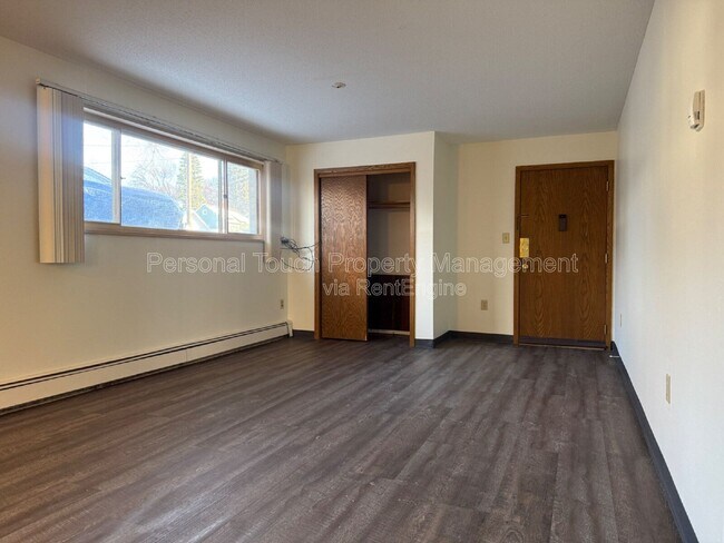 Foto del edificio - 320 6th St S