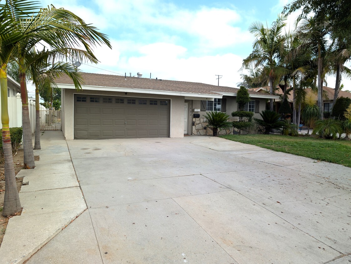 Home - 7635 Birchleaf Ave