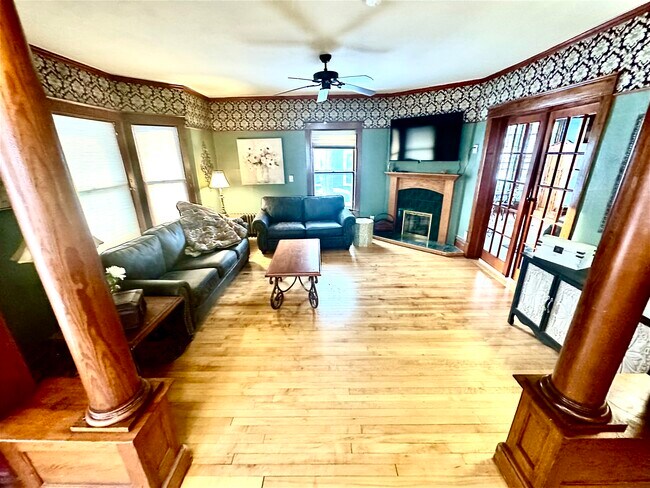 Foto del edificio - 505 W Conant St