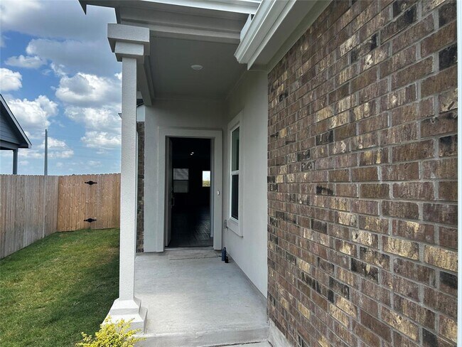 Building Photo - 408 Camargue Dr