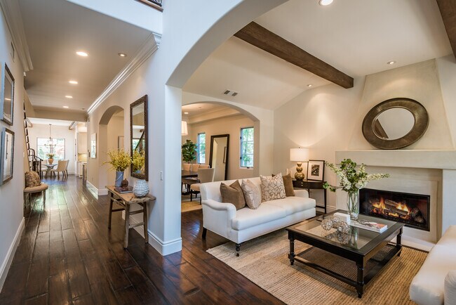 Foto del edificio - 4103 Farmdale Ave