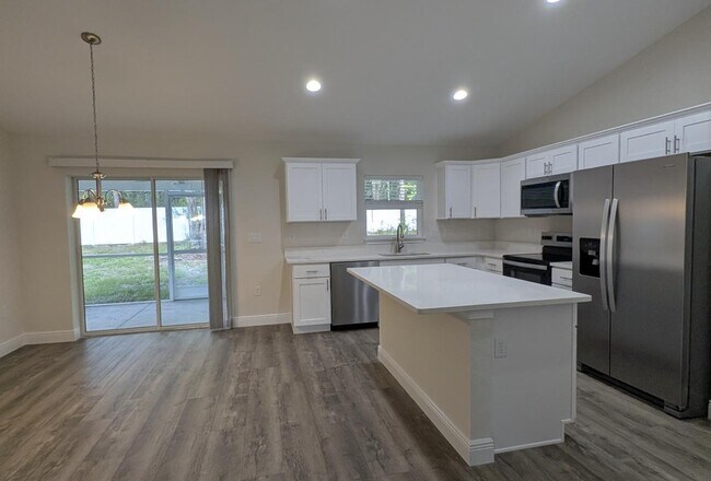 Building Photo - 214 E Caldwell Dr