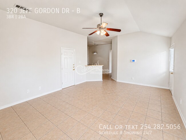 Foto del edificio - 320 Jeff Gordon Dr