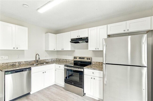 Foto del edificio - 7980 Woodlake Dr