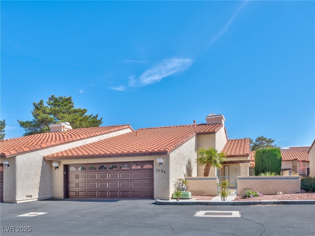 Primary Photo - 3151 La Mancha Way