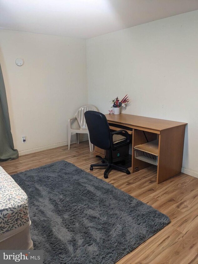 Foto del edificio - 3114 Maries Dr