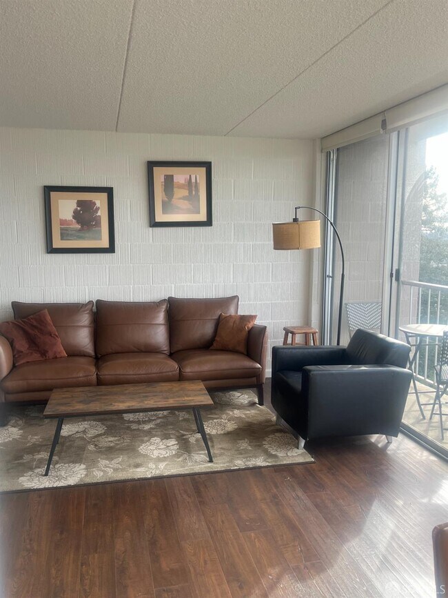 Foto del edificio - 1 Kelton Ct