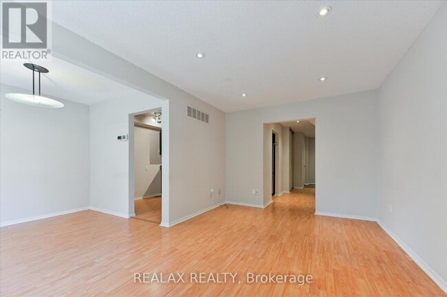 Building Photo - 6 Kindale Way