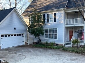 Building Photo - 110 Park Oaks Ct