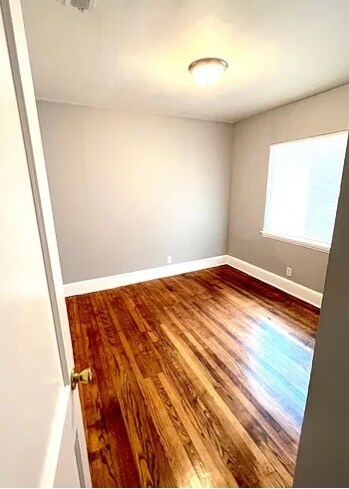 Foto del edificio - 434 Sylvania Ave