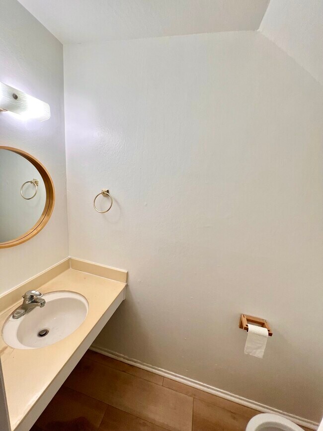 Medio baño en la planta baja - 38612 Royal Ann Cmn