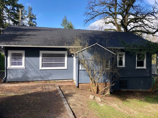 Building Photo - Remodeled 2 Bedroom 1 Bath Home in Downtow...