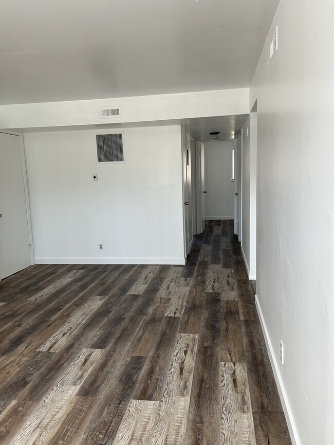 Foto del edificio - 8476 S Westridge St