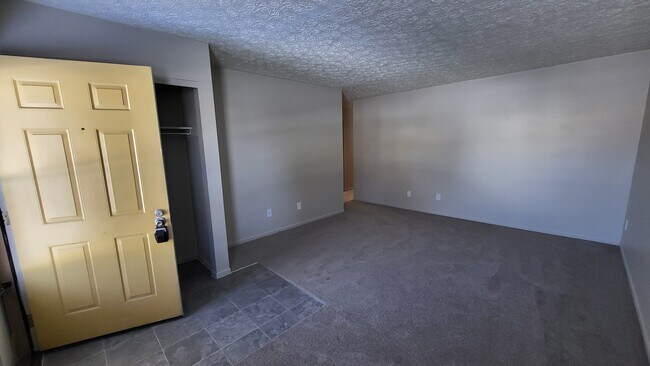 Foto del edificio - 3799 Petzinger Rd