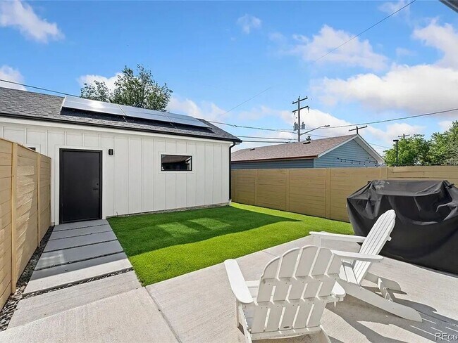 Building Photo - High-end Appointments. Awesome Home in Slo...