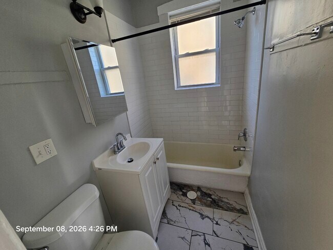 Foto del edificio - 4747 N Monticello Ave