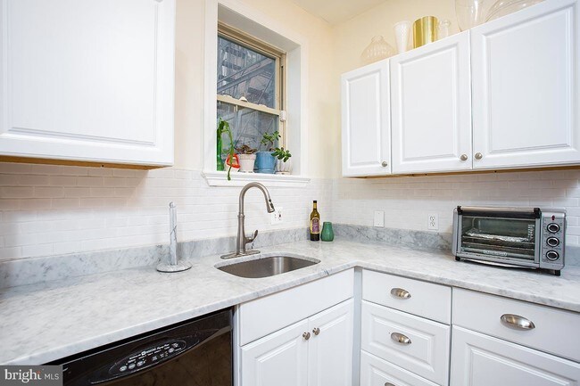 Foto del edificio - 1622 N Calvert St