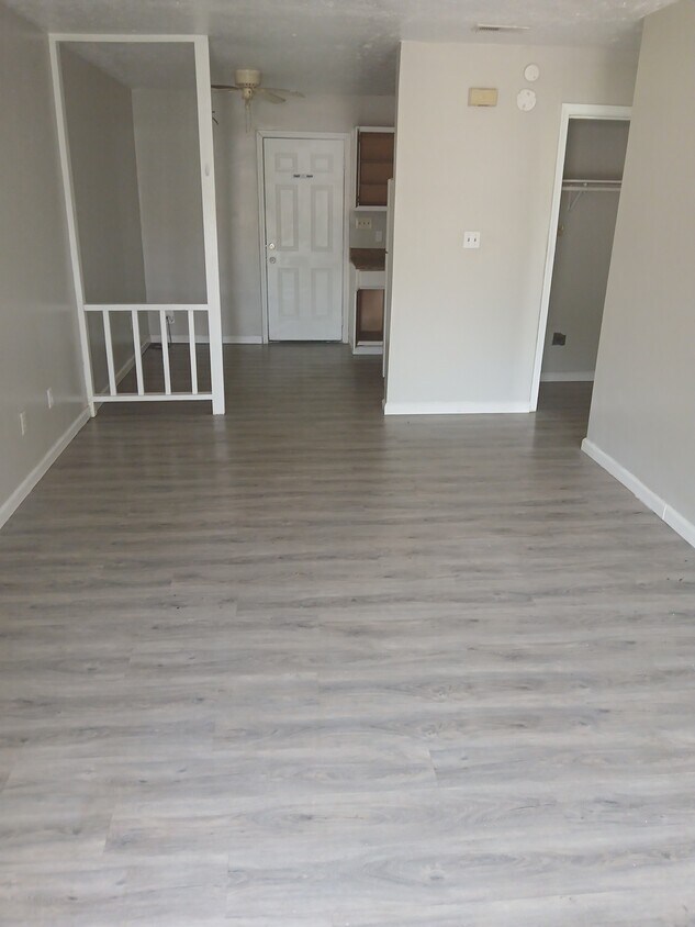 Building Photo - 5780 Aftonshire Dr