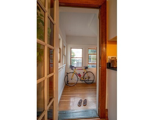 Primary Photo - 17 Hinckley St