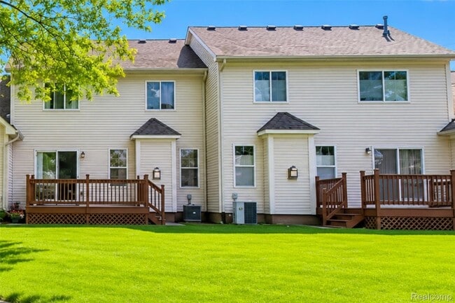 Building Photo - 22733 Coachlight Cir