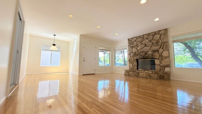 Building Photo - Spacious 4-Bedroom + Bonus Room Home with ...