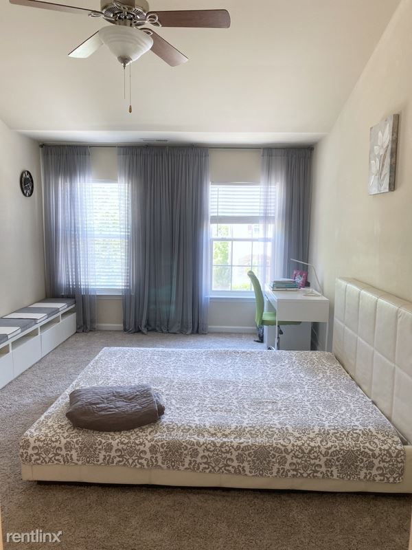 2 br, 2.5 bath Townhome 111 Fargale Ln Townhome Rentals in Apex NC