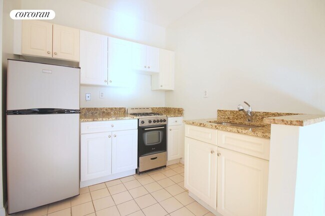 Foto del edificio - 301 W 21st St