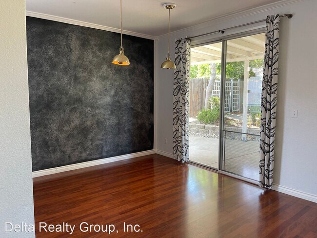 Building Photo - 3 br, 2.5 bath House - 913 Pearwood Ct.