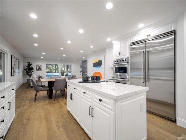 Building Photo - 4732 Del Moreno Dr