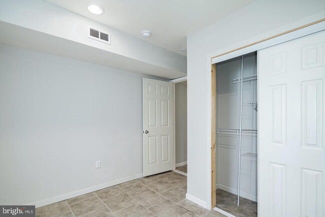 Foto del edificio - 2408 W Thompson St