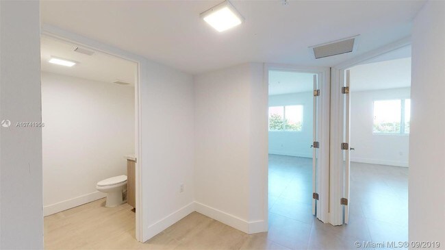Foto del edificio - 6001 W Flagler St