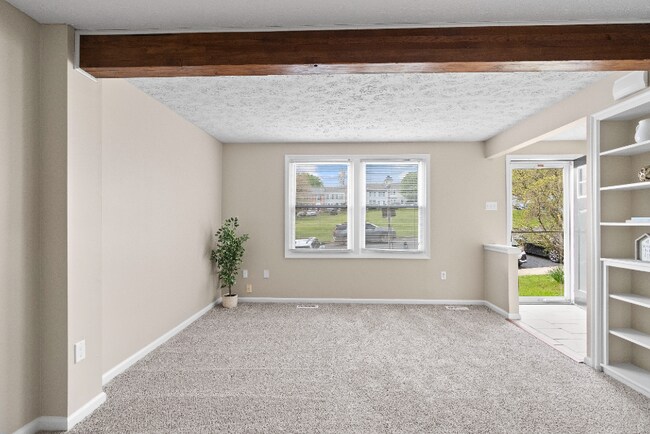 Foto del edificio - 131 Spruce Woods Ct