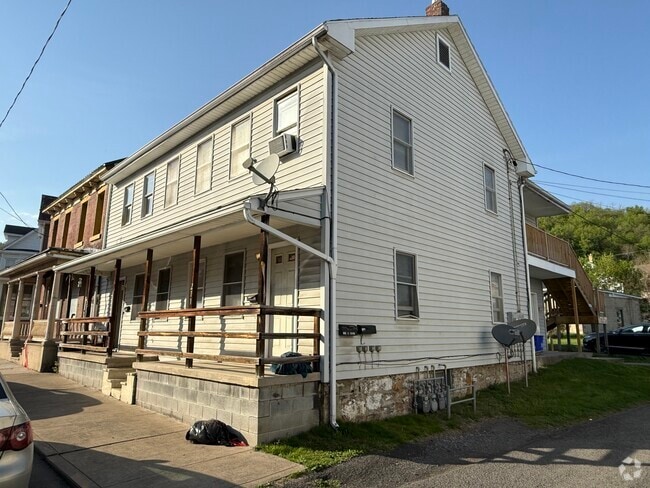 Building Photo - 211 N Grand St