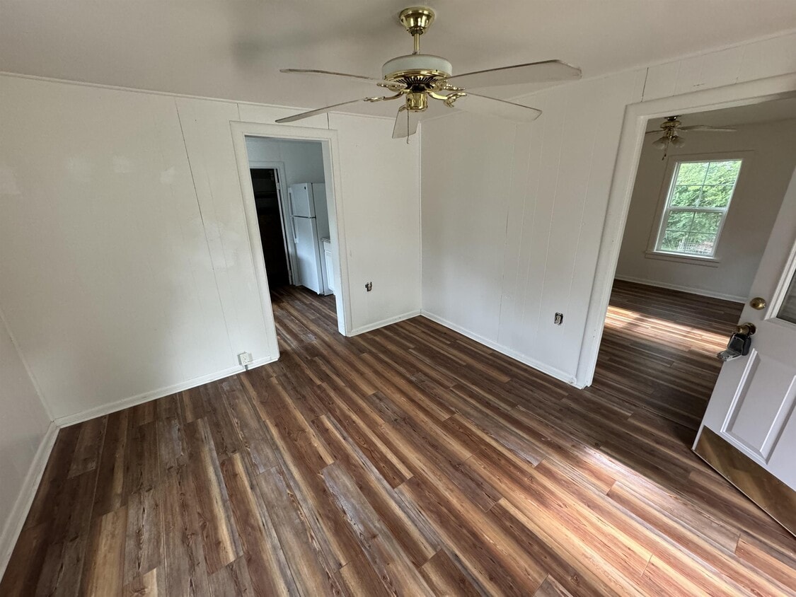 Photo - 872 Youngs Ln (Nashville, TN)