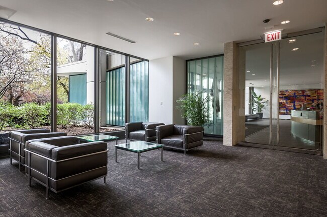 Foto del edificio - 2800 N Lake Shore Dr