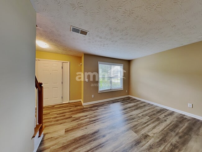 Building Photo - 2912 Canopy Cir