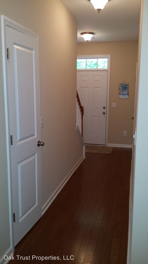 Building Photo - 3 br, 2.5 bath House - 830 Bibury Court
