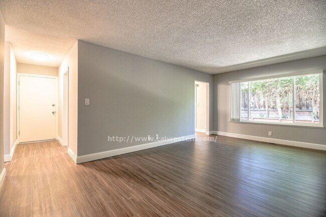 Foto del edificio - Completely Remodeled Duplex