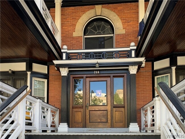 Building Photo - 246 Bryant St